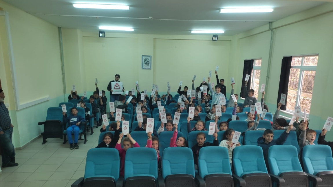 Okulumuzda Kırım Kongo Kanamalı Ateşi (KKKA) Seminerinden Kareler
